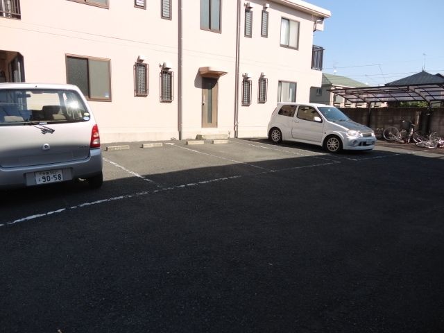 駐車場　敷地内駐車場