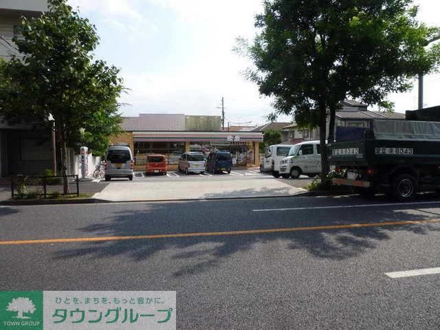 コンビニ　セブンイレブン（コンビニ）まで550m