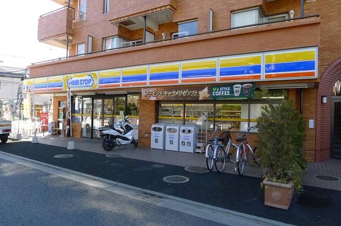 コンビニ　ミニストップ 杉並和泉町店（コンビニ）まで375m