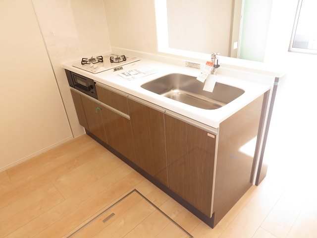 キッチン　※同間取り別部屋写真