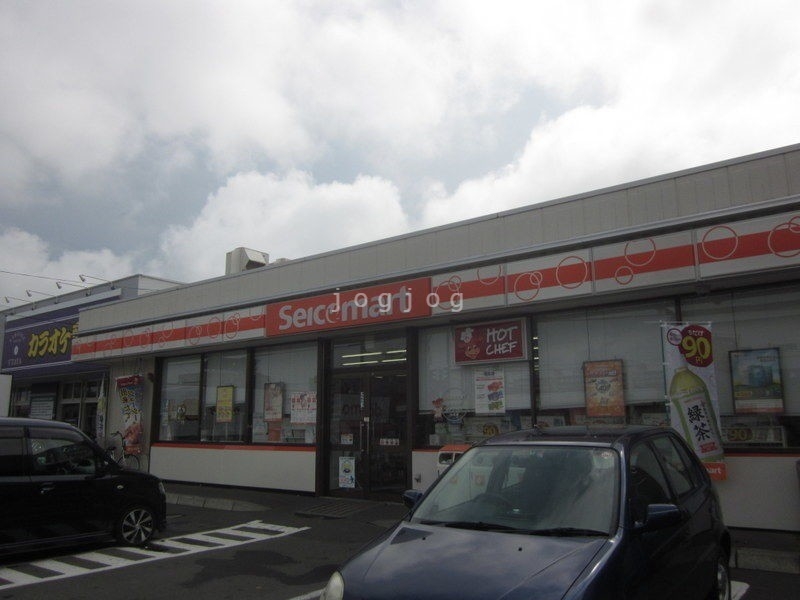 コンビニ　セイコーマート白樺通店（コンビニ）まで588m