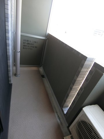 バルコニー　他のお部屋の参考写真となります。