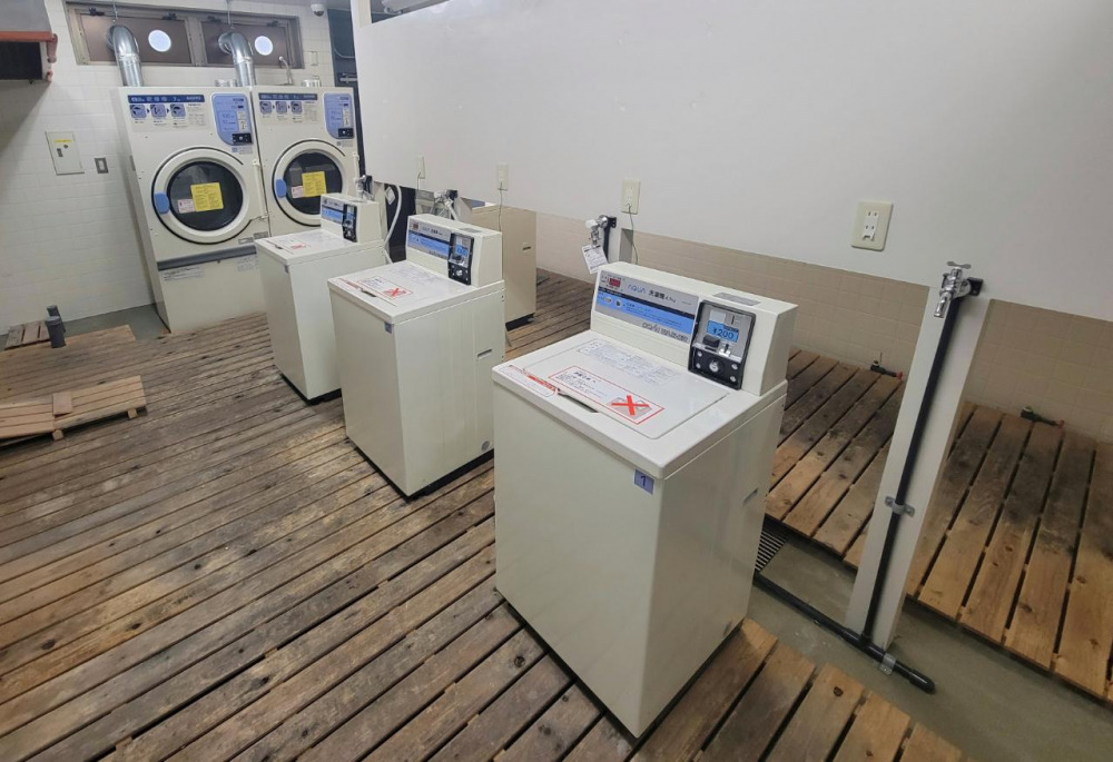 その他共有部分　建物内にランドリールームあり！ 洗濯機 1回200円  乾燥