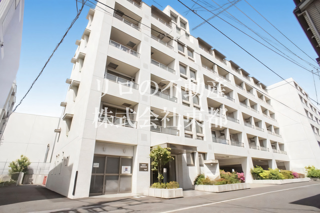 建物外観　丈夫で安心の鉄筋コンクリート造マンションです☆