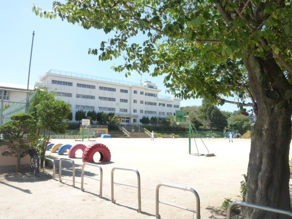 小学校　我孫子市立我孫子第一小学校（小学校）まで807m