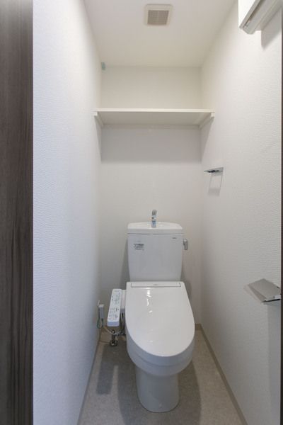 トイレ　同物件別部屋写真