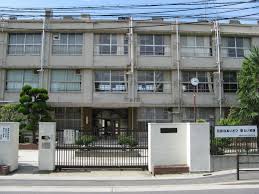 中学校　大阪市立西淀中学校（中学校）まで698m