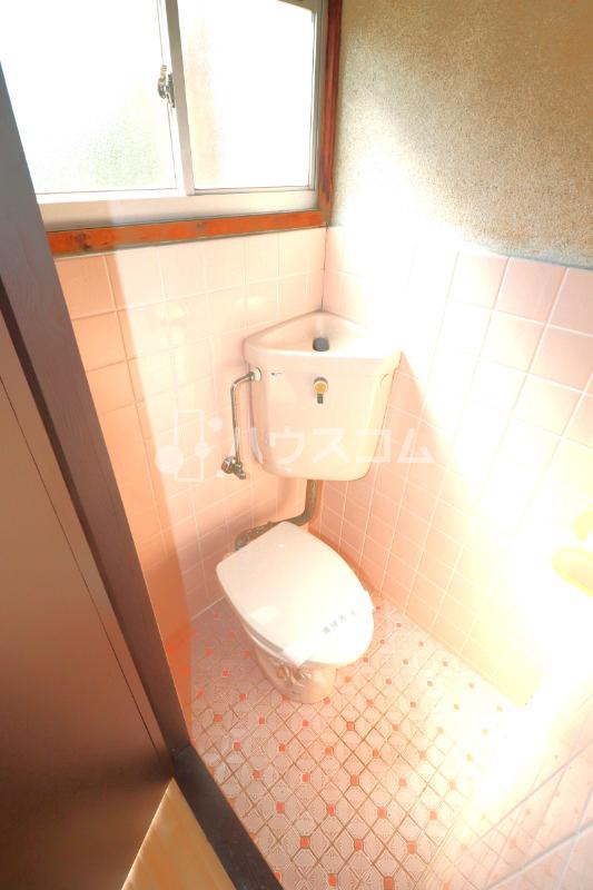 寝屋川市御幸東町5-4 一番左のトイレ写真