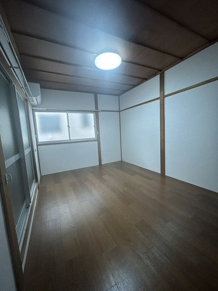 大阪モノレール本線 蛍池駅 徒歩5分 2階建 築49年の居間写真