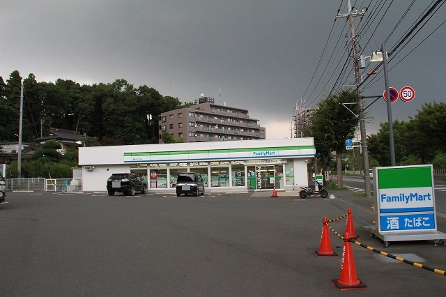コンビニ　ファミリーマート 座間入谷三丁目店（コンビニ）まで662m
