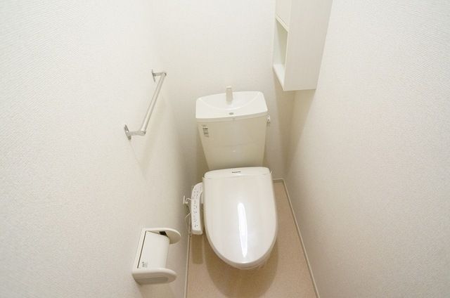 宇都宮市 2階建 築13年のトイレ写真