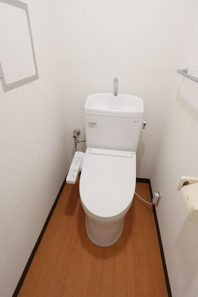 リリーハウス新杉田のトイレ写真