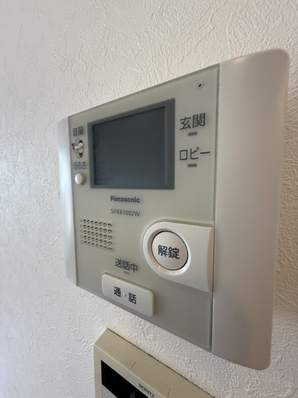セキュリティ　※室内クリーニング前の写真です