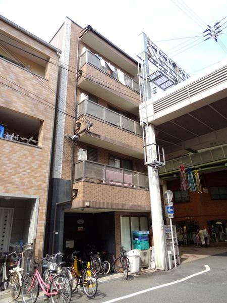 建物外観　★バルコニー南向きです★