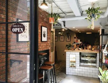 飲食店　バイロンベイコーヒー日本橋店（飲食店）まで164m