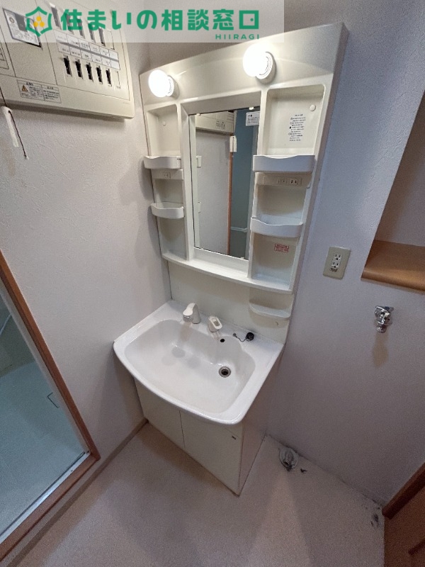 洗面設備　同型
