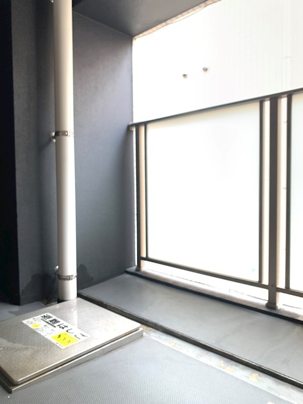 バルコニー　※別号室の参考写真です。