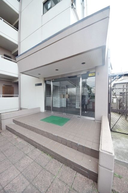 東急東横線 綱島駅 徒歩1分 6階建 築41年の外観写真