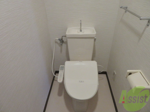 トイレ　ウォシュレット付きのトイレです。シャワートイレは便利ですね
