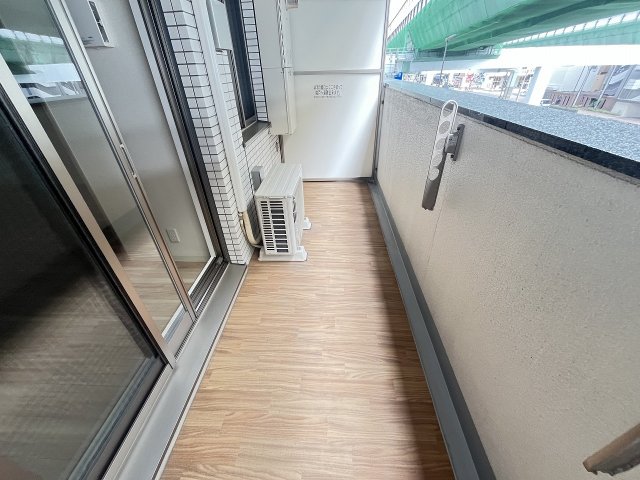バルコニー　バルコニーがあります