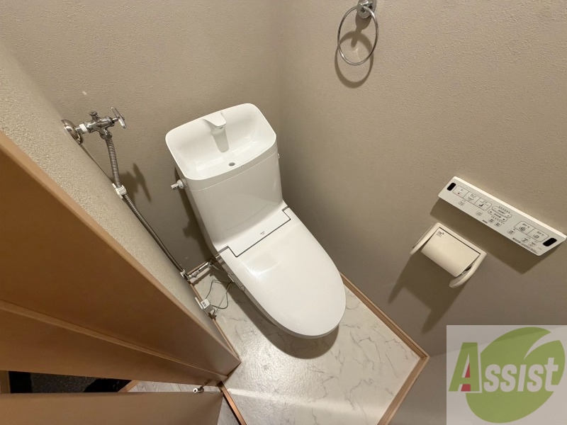 トイレ　こちらはトイレです。清潔感があり、安心して使用できます。
