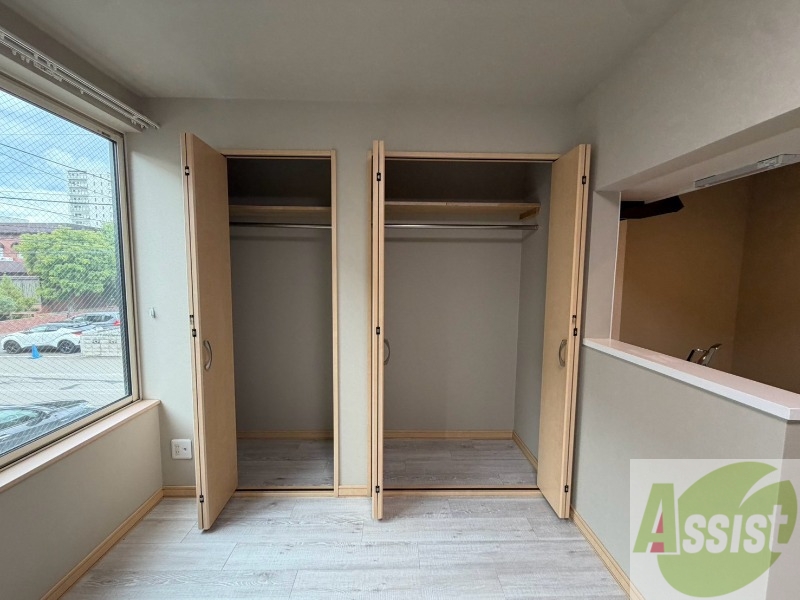 収納　寝室の収納です。部屋がすっきり片付きます。