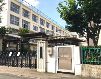 中学校　荏原第一中学校（中学校）まで448m