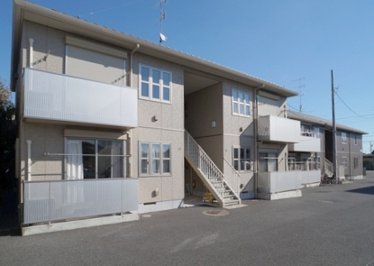 建物外観　１階の角部屋　バルコニーあります。