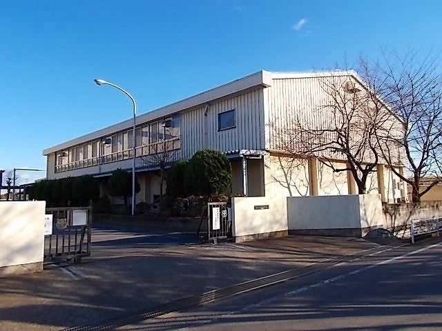 中学校　富田中（中学校）まで800m