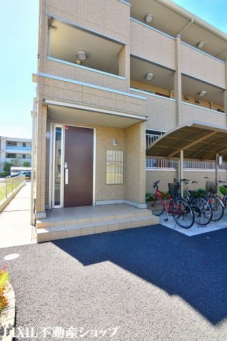 エントランス　オートロック付のエントランスです。
