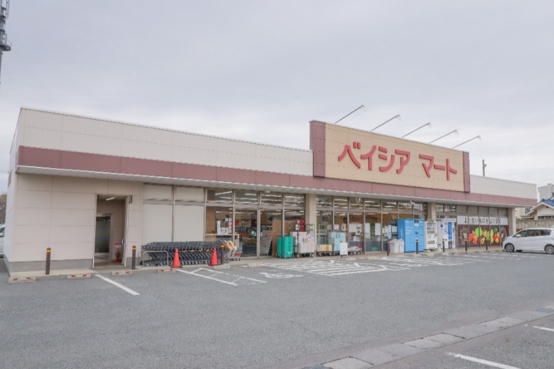 スーパー　ベイシアマート伊勢崎国定店（スーパー）まで2431m