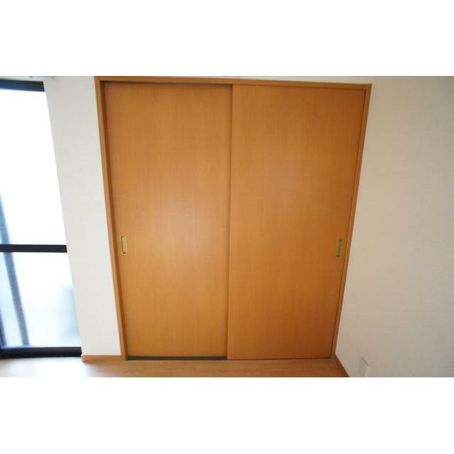 収納　前入居者入居前のお部屋です