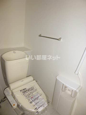 ＪＲ山陽本線 西阿知駅 徒歩16分 3階建 築13年のトイレ写真