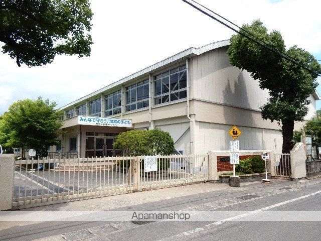 小学校　岡山市立三勲小学校（小学校）まで574m