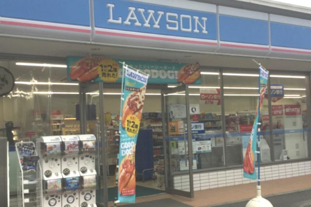 コンビニ　ローソン菅馬場一丁目店（コンビニ）まで379m