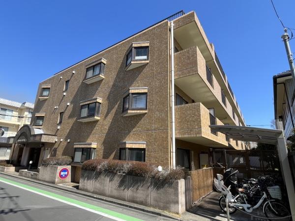 建物外観　重厚感のある外観です。