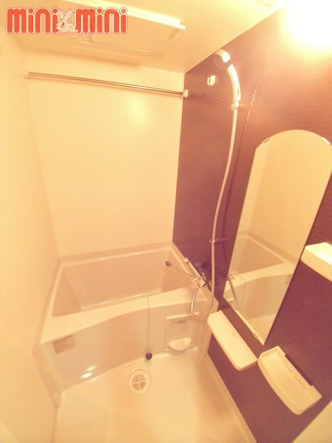 Luxe東灘の風呂写真