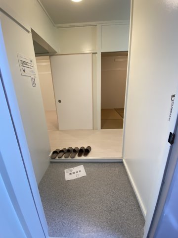 玄関　※同タイプのお部屋の写真を掲載しております。