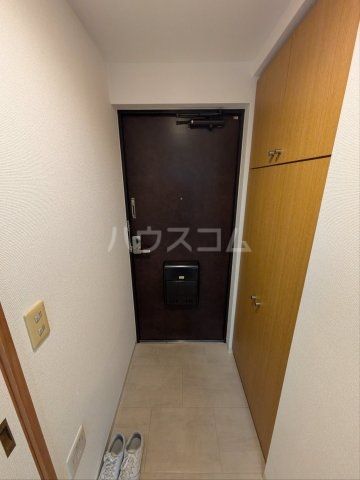 フローラ新横浜の玄関写真