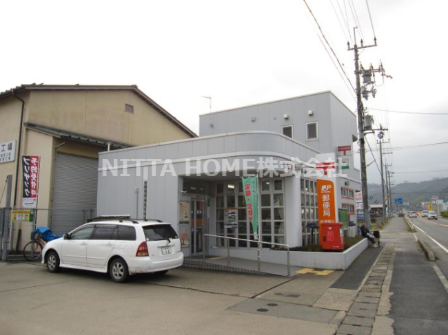 郵便局　岩滝男山郵便局（郵便局）まで349m