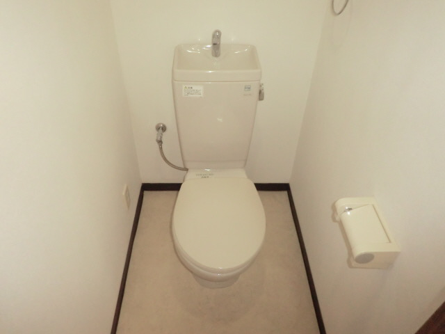 地下鉄西神・山手線 伊川谷駅 徒歩5分 7階建 築25年のトイレ写真