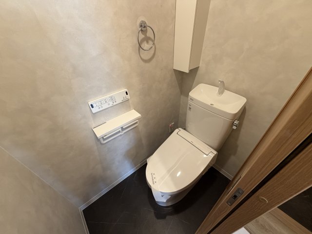 ＪＲ関西本線 加美駅 徒歩8分 6階建 築36年のトイレ写真