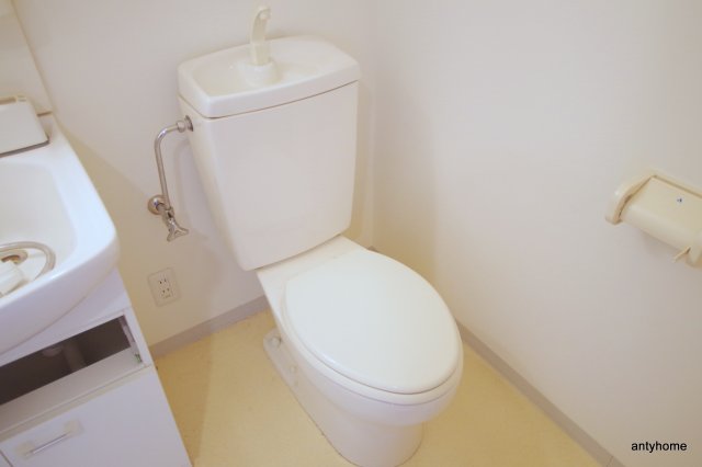 地下鉄谷町線 天神橋筋六丁目駅 徒歩4分 10階建 築21年のトイレ写真