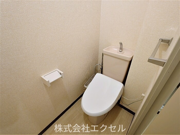 多摩都市モノレール 上北台駅 徒歩10分 4階建 築34年のトイレ写真