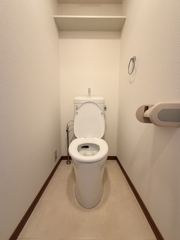 トイレ　退去予定のため別部屋写真使用