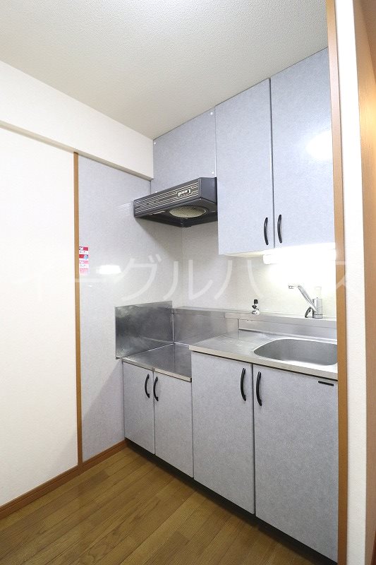 キッチン　退去予定のため別部屋写真使用