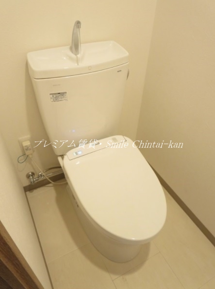 地下鉄東西線 京都市役所前駅 徒歩3分 9階建 築10年のトイレ写真