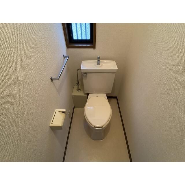 トイレ　清潔感のあるトイレです