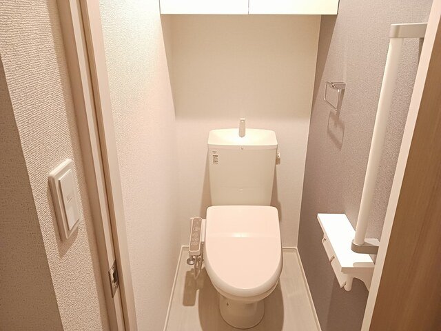 トイレ　落ち着いたトイレです