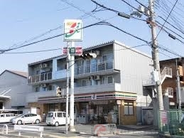 コンビニ　セブンイレブン南吹田3丁目店（コンビニ）まで382m